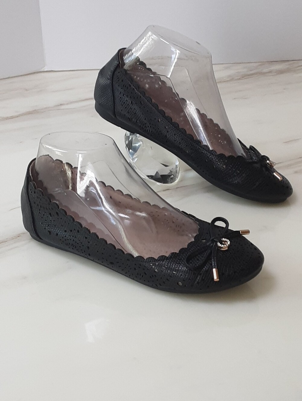 ATALINA Black Perforated Scalloped Edge Rhinestone Bow Ballet Flats Sz 6.5